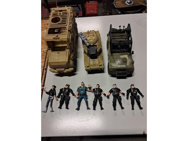 Legervoertuig 3 x met mannetjes 6 x - afbeelding 6 van  6