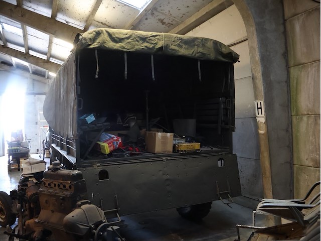 Legervrachtwagen bedford 1952 - afbeelding 13 van  18