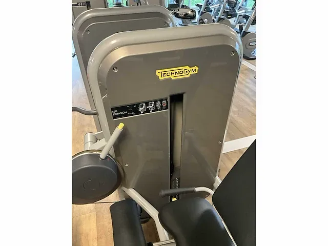 Legextention technogym - afbeelding 8 van  12