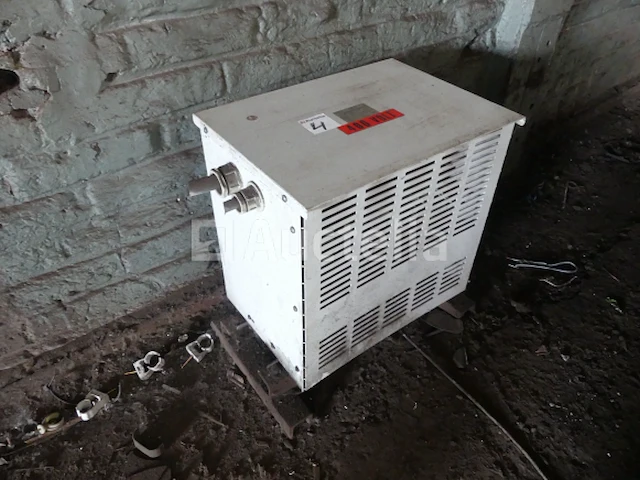 Legrand nfc 52176 transformator - afbeelding 1 van  3
