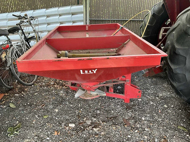 Lely centerliner cb 1600 kunstmeststrooier - afbeelding 2 van  6