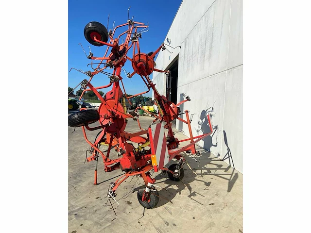 Lely lotus 675 - hay tedder - afbeelding 4 van  4