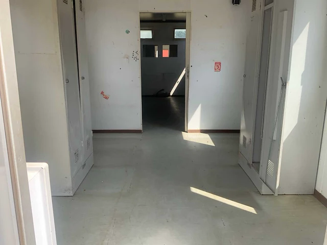 Lenaerts blommaert container/vestiare - afbeelding 16 van  18