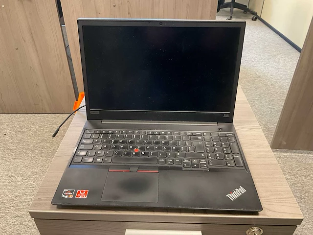 Lenovo e585 laptop - afbeelding 2 van  4