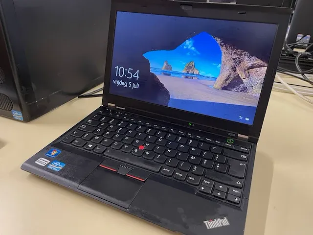 Lenovox thinkpad laptop - afbeelding 1 van  3