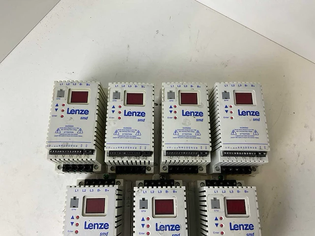 Lenze esmd371l4txa frequentieregelaar (7x) - afbeelding 3 van  10
