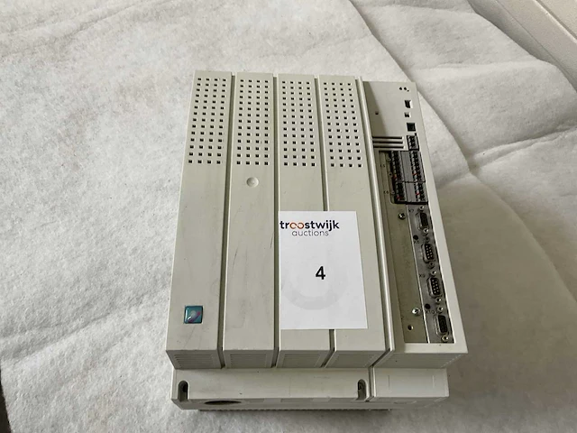 Lenze evs9327-civ00 frequentieregelaar - afbeelding 2 van  5