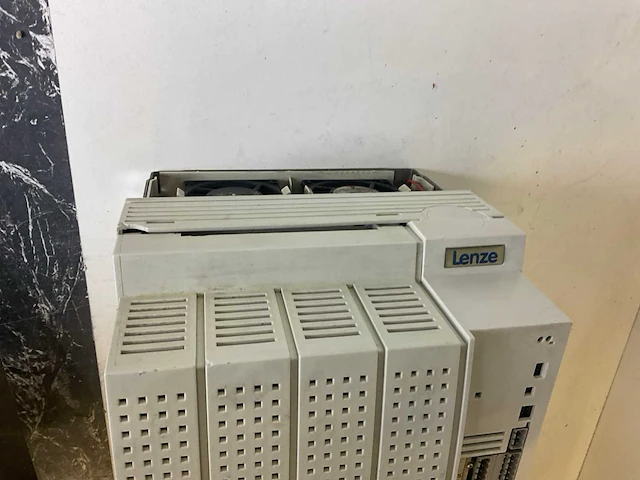 Lenze evs9327 frequentieregelaar - afbeelding 5 van  8