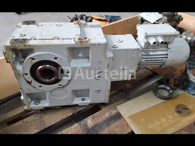 Lenze gear motor gks07-4m hbr 063c42 - afbeelding 1 van  4
