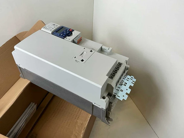 Lenze i550 i55be330f10v10000s frequentieregelaar - afbeelding 6 van  8
