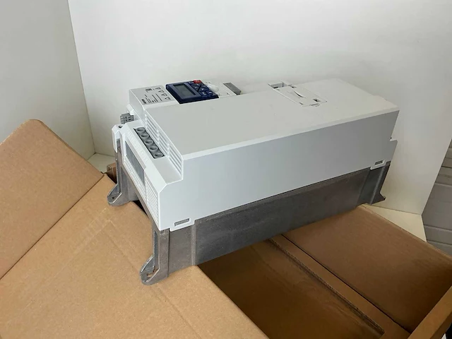 Lenze i550 i55be330f10v10000s frequentieregelaar - afbeelding 7 van  9