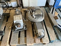 Lenze servomotor (5x) - afbeelding 1 van  6