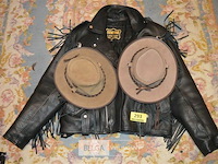 Leren jas en 2 hoeden - afbeelding 1 van  3