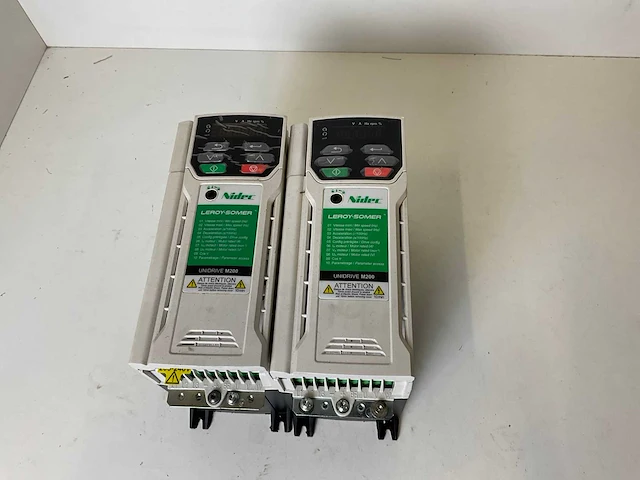 Leroy-somer nidec m200-32 00100 a frequentieregelaar - afbeelding 2 van  5
