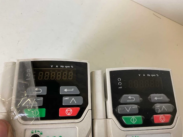 Leroy-somer nidec m200-32 00100 a frequentieregelaar - afbeelding 3 van  5