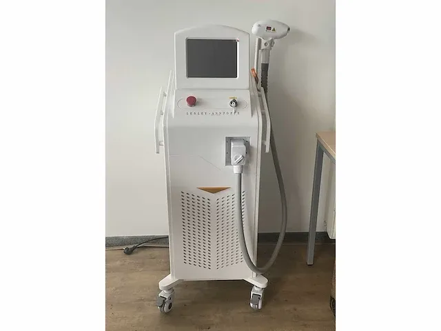 Lesey-ann-poppe diode laser - afbeelding 1 van  4