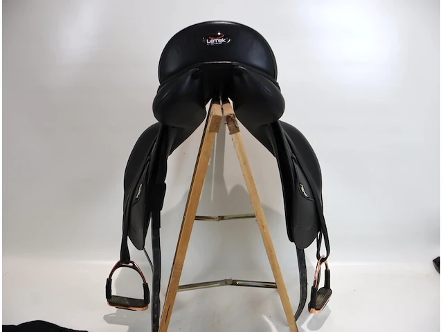 Letek zadel 17 inch - afbeelding 8 van  9