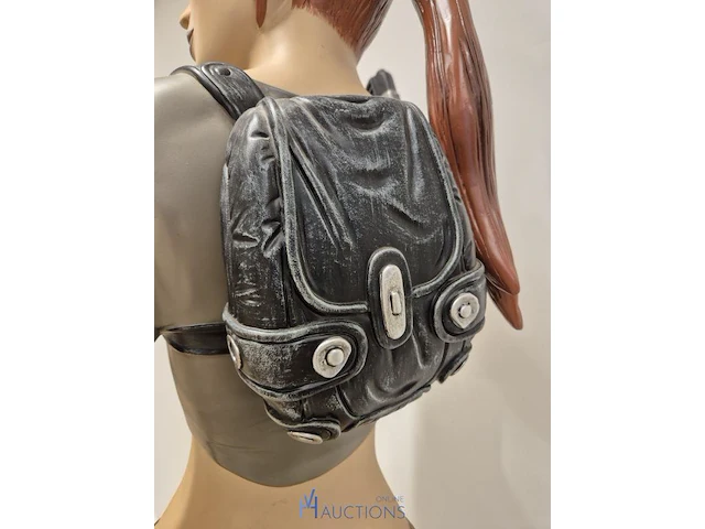 Levensgroot beeld lara croft - afbeelding 5 van  14