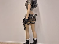 Levensgroot beeld lara croft - afbeelding 8 van  14