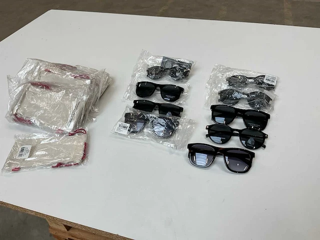 Levi’s zonnebril (9x) - afbeelding 1 van  9