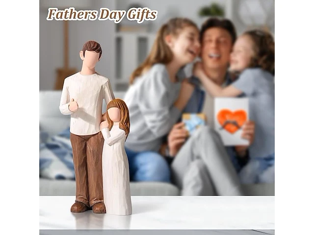 Lewome vader met de hand van dochter - afbeelding 3 van  4