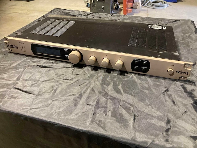 Lexicon pcm 92 digital efx machine - afbeelding 1 van  2