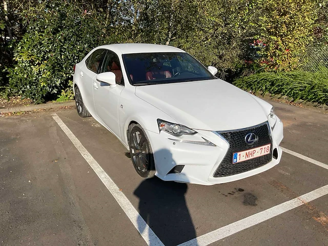 Lexus is300h personenauto - afbeelding 8 van  15