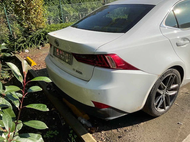 Lexus is300h personenauto - afbeelding 13 van  15