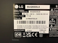 Lg tv op mobiele standaard - afbeelding 6 van  8