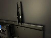 Lg tv op mobiele standaard - afbeelding 7 van  8