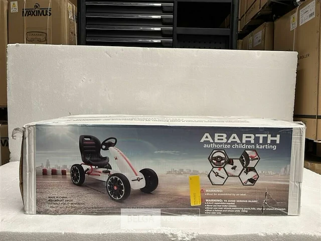 Licensed abarth children's pedal go-kart red - afbeelding 2 van  5