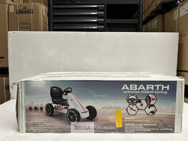 Licensed abarth children's pedal go-kart red - afbeelding 3 van  5