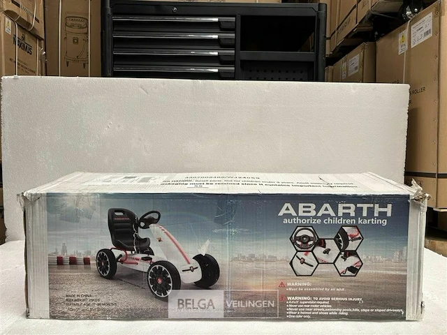 Licensed abarth children's pedal go-kart white - afbeelding 1 van  3