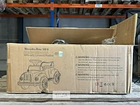 Licensed mercedes-benz 300s foot to floor - black - afbeelding 2 van  4