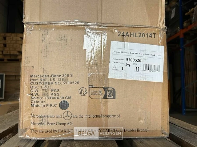 Licensed mercedes-benz 300s foot to floor - black - afbeelding 3 van  4