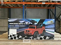 Licensed mercedes-benz g350d foot to floor - white - afbeelding 1 van  4