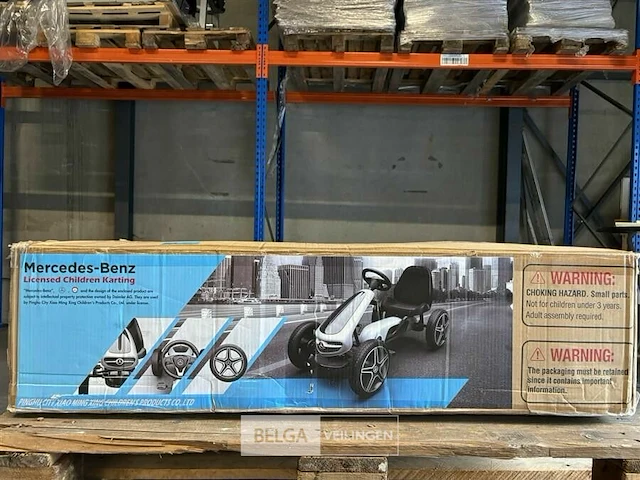 Licensed mercedes-benz pedal go kart - black - afbeelding 2 van  3