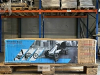 Licensed mercedes-benz pedal go kart - black - afbeelding 2 van  4