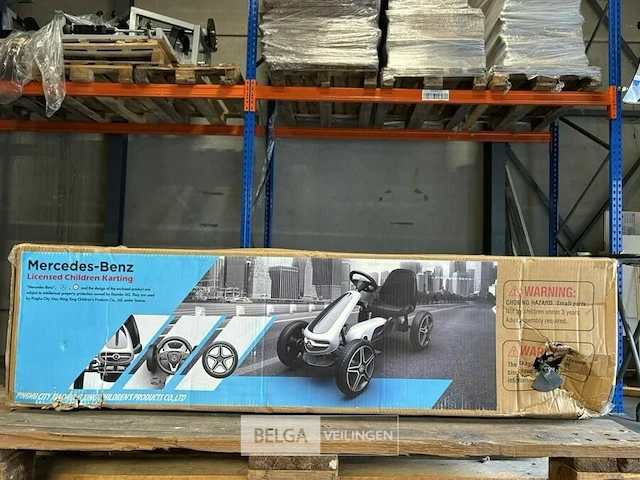 Licensed mercedes-benz pedal go kart - black - afbeelding 1 van  3