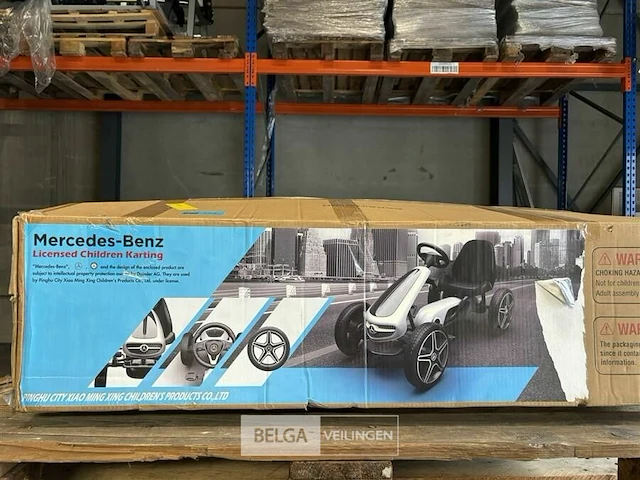 Licensed mercedes-benz pedal go kart - red - afbeelding 2 van  4