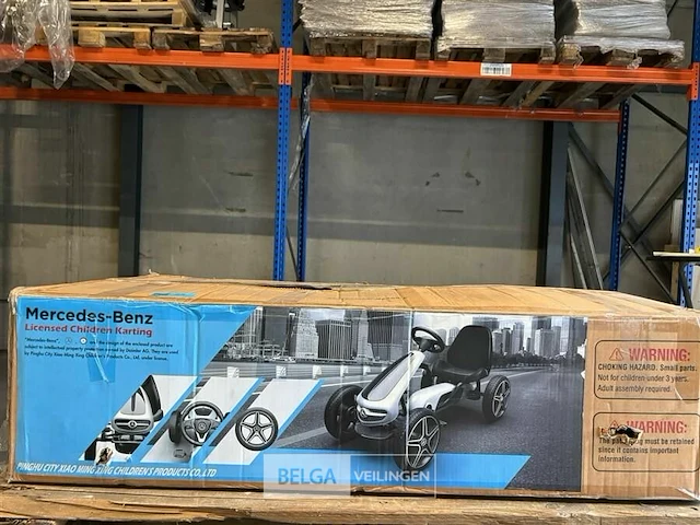 Licensed mercedes-benz pedal go kart - white - afbeelding 2 van  3