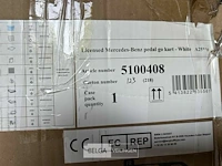 Licensed mercedes-benz pedal go kart - white - afbeelding 4 van  4
