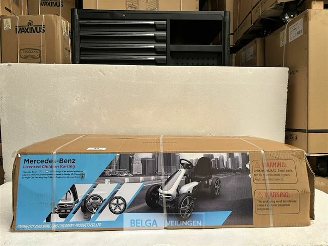 Licensed mercedes-benz pedal go kart black - afbeelding 3 van  6