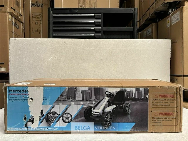 Licensed mercedes-benz pedal go kart black - afbeelding 2 van  3