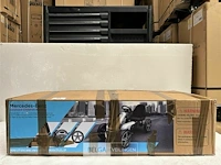 Licensed mercedes-benz pedal go kart white - afbeelding 2 van  3