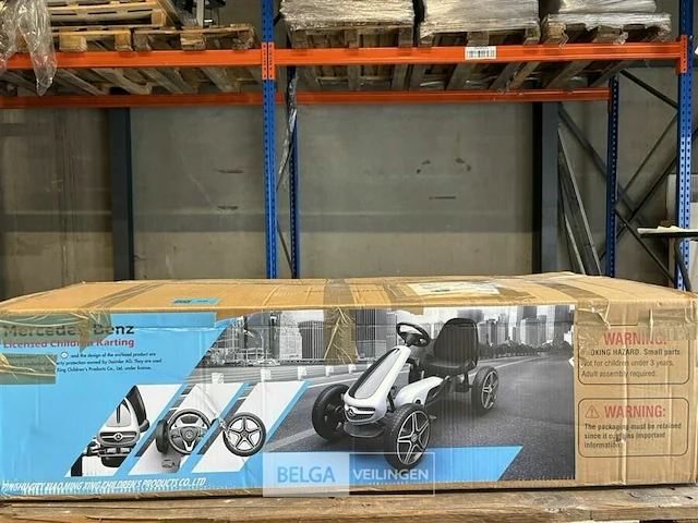 Licensed mercedes-benz pedal go kart - afbeelding 2 van  4