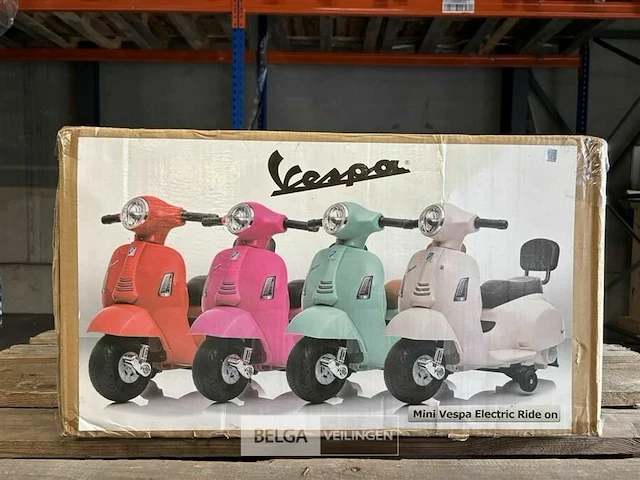 Licensed mini vespa ride on car - red - afbeelding 2 van  4