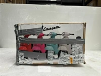 Licensed mini vespa ride on car pink - afbeelding 2 van  3