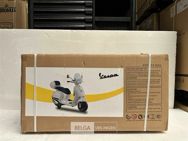 Licensed vespa gts ride on car pink - afbeelding 3 van  4