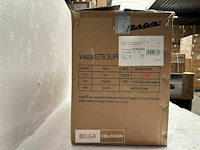 Licensed vespa gts ride on car pink - afbeelding 4 van  5